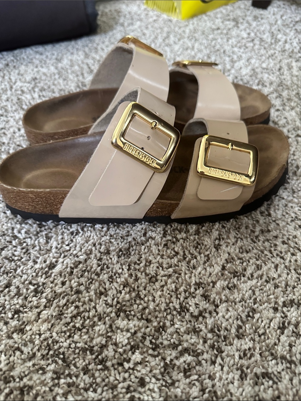 Birkenstock women’s Sydney Luxe Buckle size 38 or 8 light tan & gold